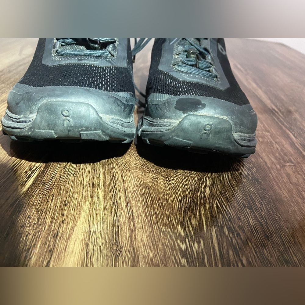 On running shoes - Picture 10 of 16